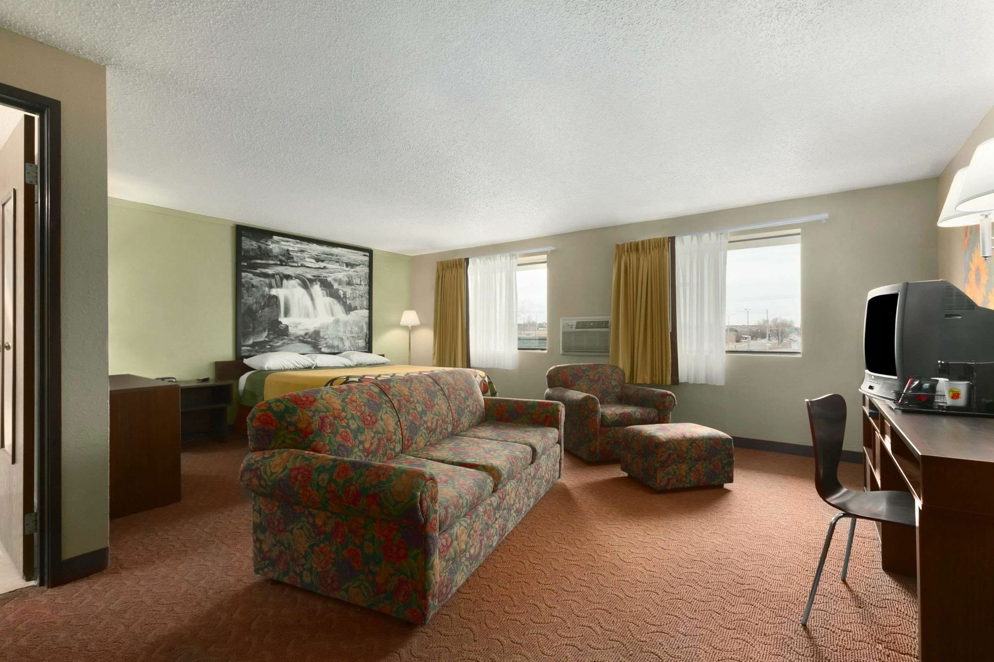 Super 8 By Wyndham Sioux Falls Near Convention Center Dış mekan fotoğraf